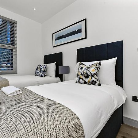 Amazing 2 Bedroom Apartment In Greater Лондон Экстерьер фото
