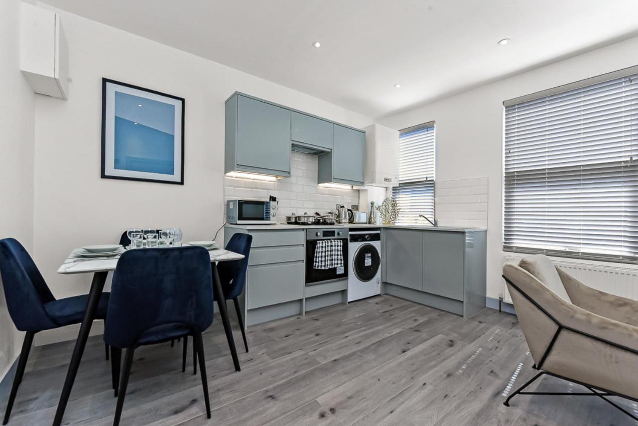 Amazing 2 Bedroom Apartment In Greater Лондон Экстерьер фото