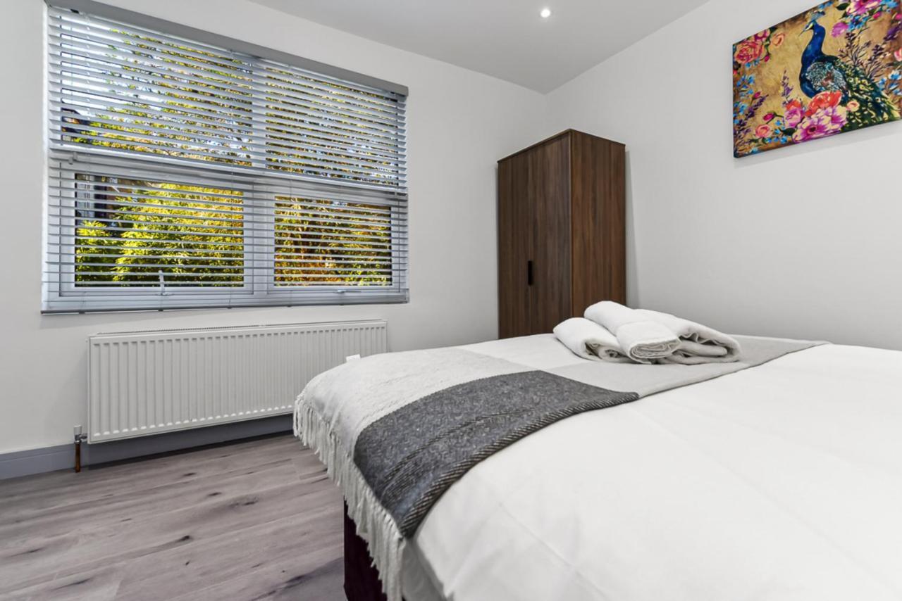 Amazing 2 Bedroom Apartment In Greater Лондон Экстерьер фото